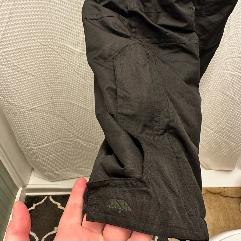 Trespass med black snow pants with over shoulder straps - Picture 8 of 8